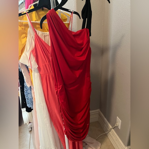 Elegant Red Draped Dress - Picture 1 of 1